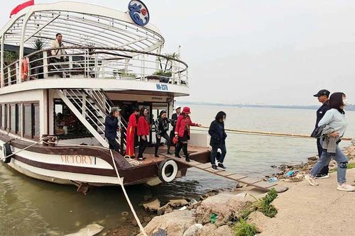 Hà Nội tìm cách 'đánh thức' du lịch sông Hồng