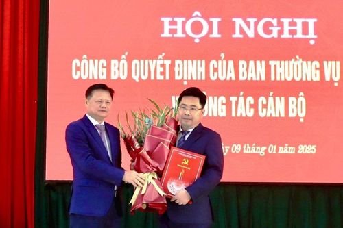 Ông Nguyễn Mạnh Huy được chuẩn y giữ chức Phó Bí thư Huyện ủy Phú Xuyên