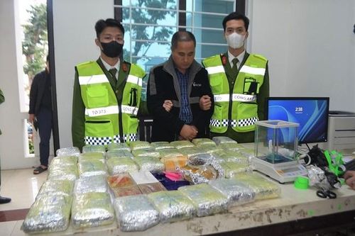 Nghệ An: Chủ tịch Ủy ban nhân dân xã bị bắt khi đang vận chuyển số lượng ma túy khủng