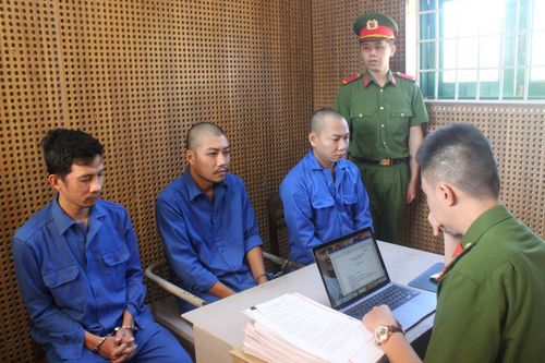 Triệt phá nhóm đối tượng lập 80 công ty 'ma' mua bán trái phép hóa đơn