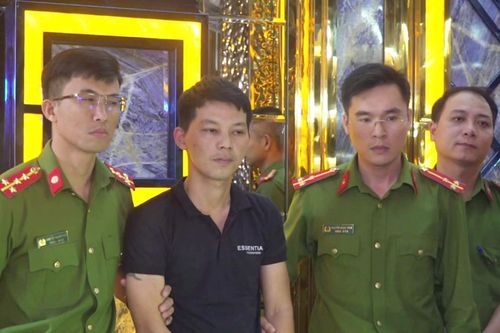 2 kẻ 'chăn dắt' mua bán trẻ em phục vụ quán karaoke lãnh án tù