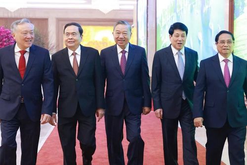 Thực hiện chính sách 'khoán tăng trưởng'