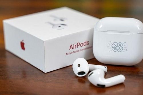 Apple ra mắt AirPods 4 phiên bản giới hạn chào Tết Ất Tỵ