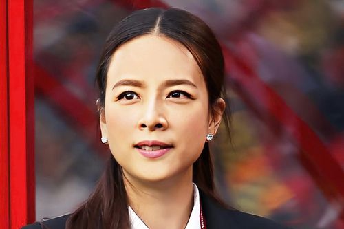 Học vấn và gia thế 'khủng' của nữ tỷ phú trả tiền viện phí cho Xuân Son