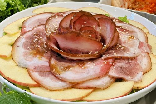 Thịt lợn luộc hay nướng bổ dưỡng hơn?