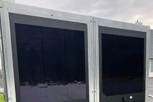 Đường sắt Nhật Bản thử nghiệm lắp đặt điện mặt trời ở nơi khó tin