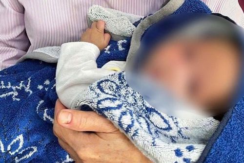Bé gái bị bỏ rơi ở Đồng Nai kèm lá thư của người mẹ sinh viên sinh năm 2006