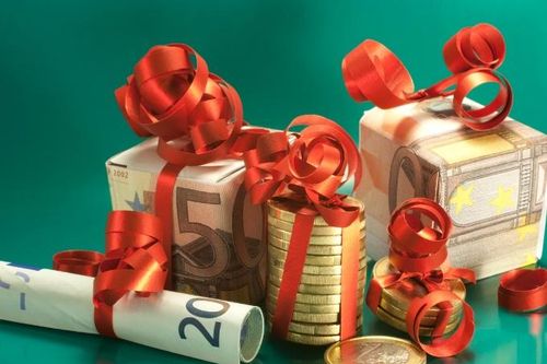 Hãng vận tải biển thưởng Tết cho nhân viên 23 tháng lương