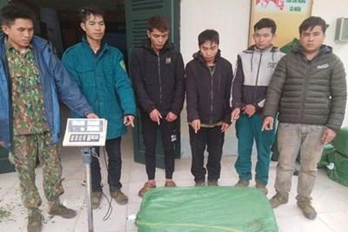 Bắt 6 đối tượng vận chuyển gần 4 tạ sâm nhập lậu