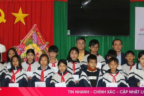 Trao 160 suất học bổng cho học sinh khó khăn ở Can Lộc
