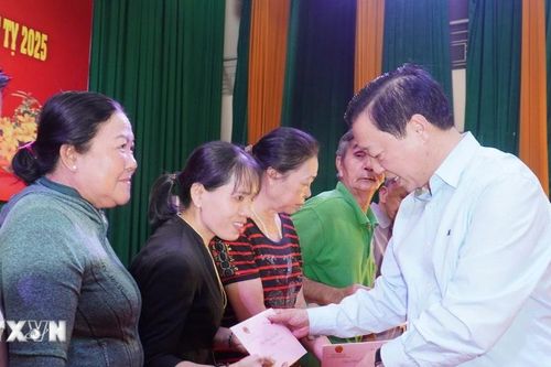 Phó Thủ tướng Chính phủ Trần Hồng Hà thăm, tặng quà Tết tại Đồng Nai