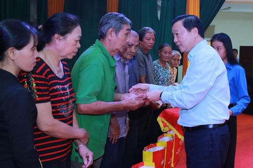 Phó Thủ tướng Chính phủ Trần Hồng Hà thăm, tặng quà Tết tại Đồng Nai