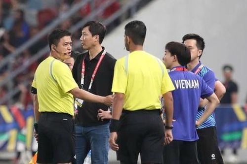 HLV và trọng tài cùng quốc tịch liệu có công bằng?