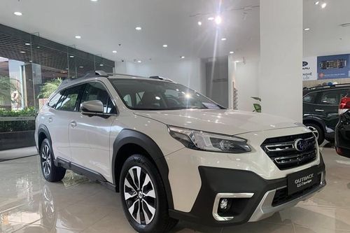 Loạt ô tô giảm giá mạnh trước Tết 2025, có mẫu giảm hơn 400 triệu đồng