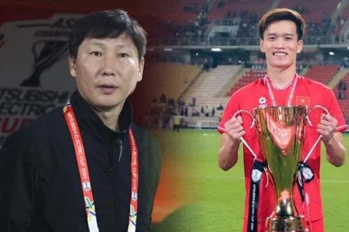 Hoàng Đức được 'mời' xuất ngoại, trụ cột ĐT Việt Nam có quyết định gây ngỡ ngàng