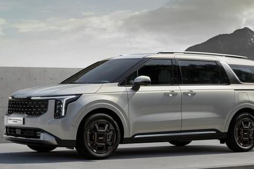 Kia Carnival hybrid giá 1,849 tỷ đồng tại Việt Nam: Tốn chưa tới 5 lít xăng/ 100km