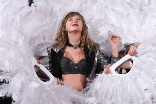 Taylor Swift 'phục thù' Beyoncé