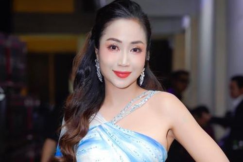 Ốc Thanh Vân về nước, hội ngộ NSND Hồng Vân trong kịch Tết