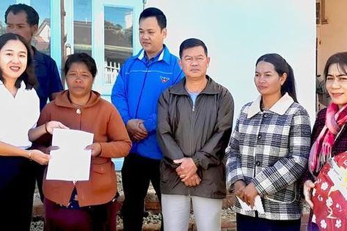 Lâm Đồng: Trao tặng 'Mái ấm tình thương' cho hội viên khó khăn ở Di Linh