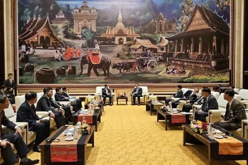 Những hình ảnh đầu tiên của Thủ tướng thăm và làm việc tại Lào