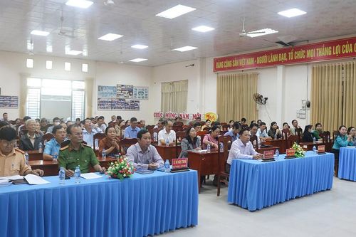 Đại biểu HĐND 3 cấp tiếp xúc cử tri xã Cần Đăng, Vĩnh Hanh