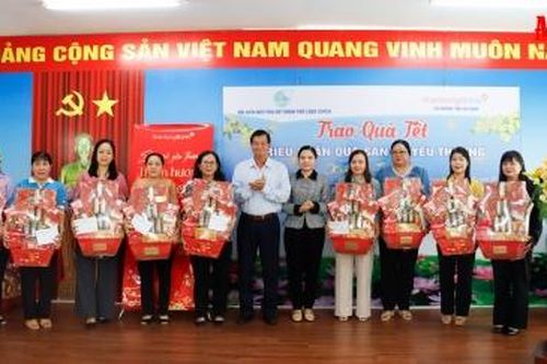 Triệu phần quà san sẻ yêu thương
