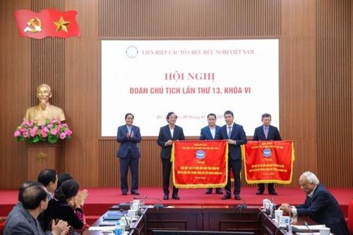 Liên hiệp các tổ chức hữu nghị tỉnh Đồng Nai 5 năm liền được tặng Cờ đơn vị dẫn đầu trong công tác đối ngoại nhân dân