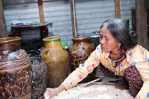 Làng Bahnar chuẩn bị đón Tết