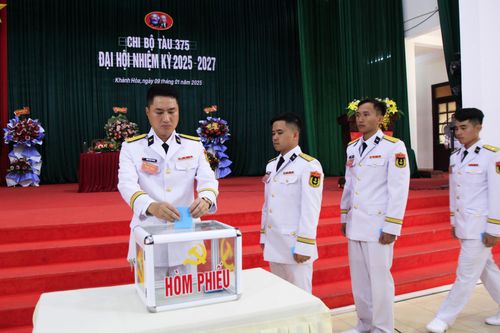 Vùng 4 Hải quân: Chỉ đạo Đại hội Chi bộ Tàu 375 làm trước