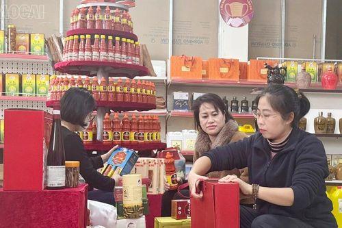 Hàng đặc sản hút khách thị trường Tết