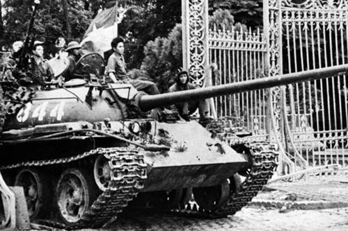 Đại thắng mùa Xuân năm 1975 và sự nghiệp bảo vệ Tổ quốc hiện nay - Tiếp cận từ vai trò của nhân tố chính trị, tinh thần.