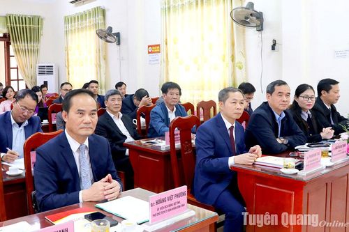 Đẩy mạnh ứng dụng khoa học và công nghệ vào thực tiễn sản xuất và đời sống