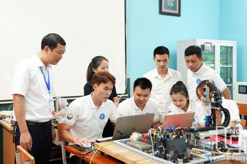 Sinh viên sử dụng AI: Cơ hội đi kèm thách thức