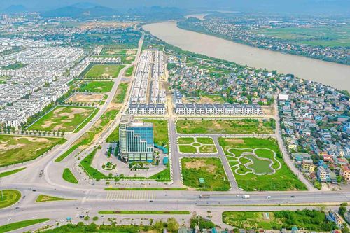 Kỳ vọng lãi lớn, vợ Chủ tịch Taseco Land (TAL) gom mua hàng triệu cổ phiếu