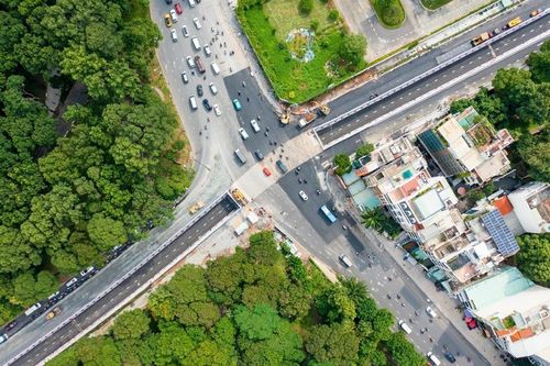 Thành phố Hồ Chí Minh yêu cầu đẩy nhanh tiến độ các dự án trọng điểm