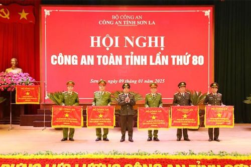 Công an các tỉnh tăng cường lực lượng giữ vững bình yên ở địa bàn cơ sở