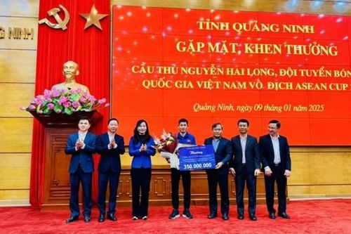 Quảng Ninh thưởng cầu thủ Hai Long 450 triệu đồng