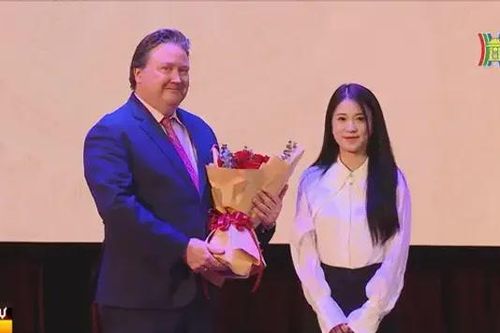 Đại sứ Hoa Kỳ giao lưu với sinh viên Việt Nam