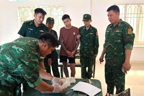 Bắt đối tượng vận chuyển hơn 1.700 viên ma túy