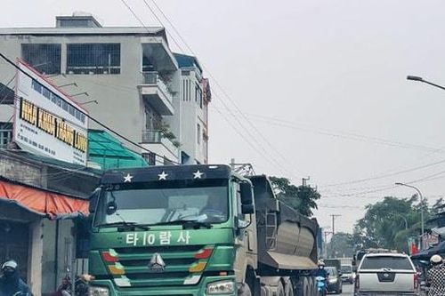 Đường 421B qua địa phận huyện Quốc Oai:Quá tải, mất an toàn giao thông nghiêm trọng