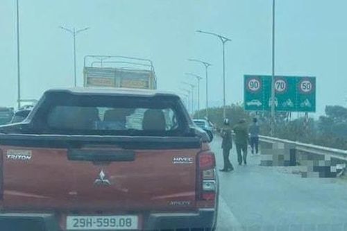 Ùn tắc hơn 2km trên quốc lộ 1B qua Hà Nội do tai nạn giao thông khiến 1 người tử vong