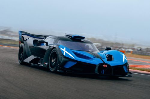 Đại gia Mỹ 'bao' trọn trường đua để trải nghiệm siêu xe Bugatti Bolide