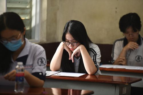 Sự cố nhầm đề khiến học sinh khối 7 ở một thành phố phải dời lịch thi