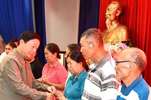 Phó Thủ tướng Trần Hồng Hà tặng quà Tết cho người dân huyện Châu Đức, tỉnh Bà Rịa-Vũng Tàu
