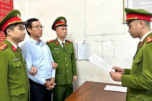 Khởi tố, bắt tạm giam nguyên Tổng Giám đốc Công ty cổ phần Xi-măng Hạ Long