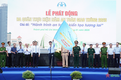TP Hồ Chí Minh ra quân cao điểm bảo đảm trật tự an toàn giao thông dịp Tết