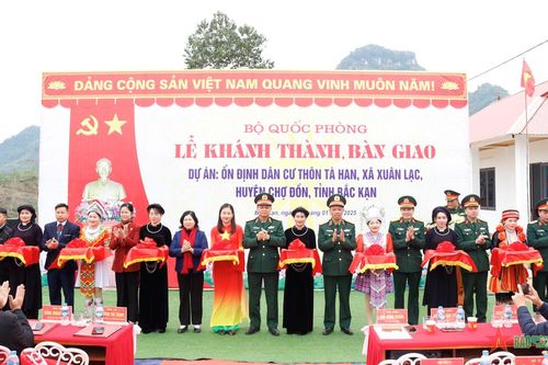 Quân khu 1 khánh thành và bàn giao Khu tái định cư Tà Han