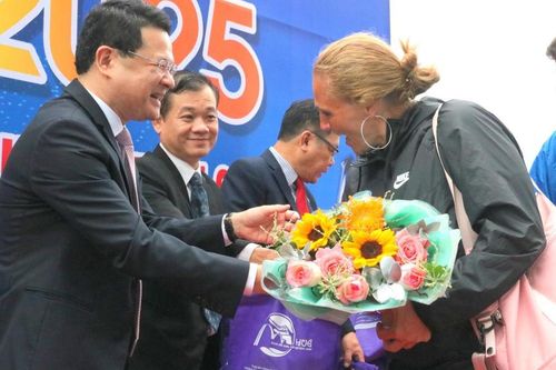 Huế đón tàu du lịch quốc tế với hơn 4.400 khách