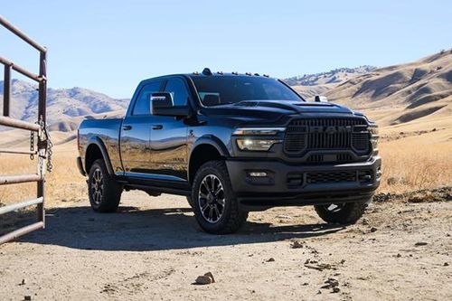 Soi bán tải 'khủng long' Ram 2500 và 3500 2025, từ 47.560 USD