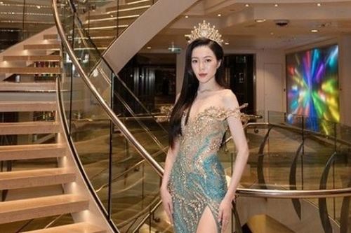 Hoa hậu Kiều Duy trải nghiệm, thực hiện bộ ảnh kỷ niệm trên siêu du thuyền